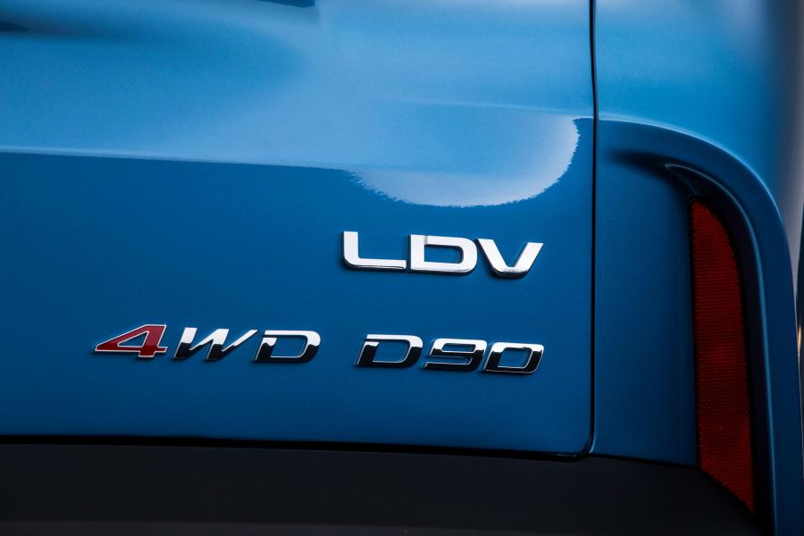 Логотип LDV D90 Luxe 2017 года  (фото 18 из 40)